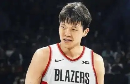 10+5+4+3+1！杨瀚森首秀近乎完美！开拓者33分大胜