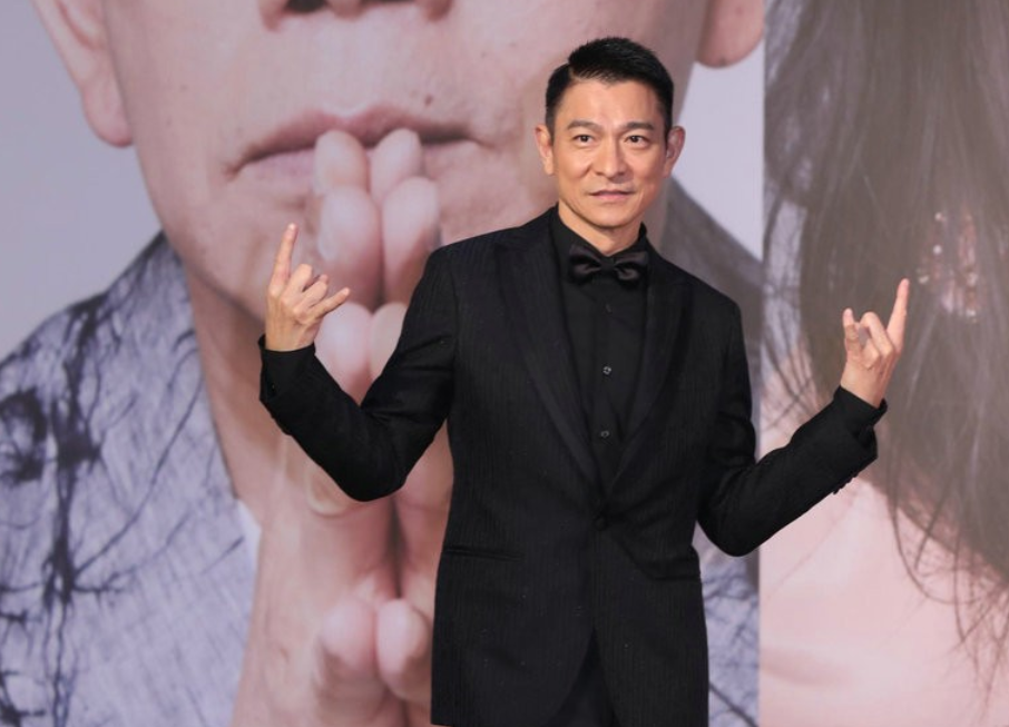 刘德华加宁浩,王炸组合为何干不过贾玲的100斤肉?_腾讯新闻