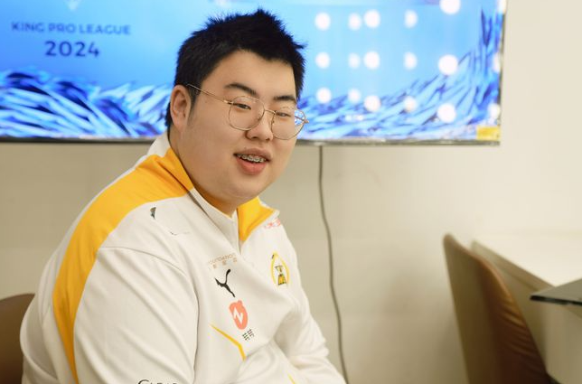 老林回应末将事件承认和小胖有误会帆帆离开是因为待遇向鱼工资很低