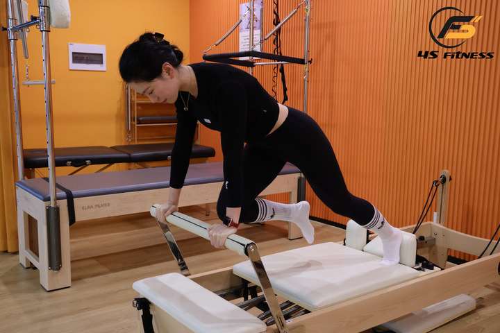 昂贵的专业器械,专业师资拉高了普拉提运动门槛,花一天工资上堂普拉提