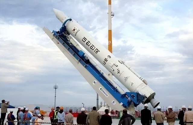 升空70公里后,火箭再度坠毁.