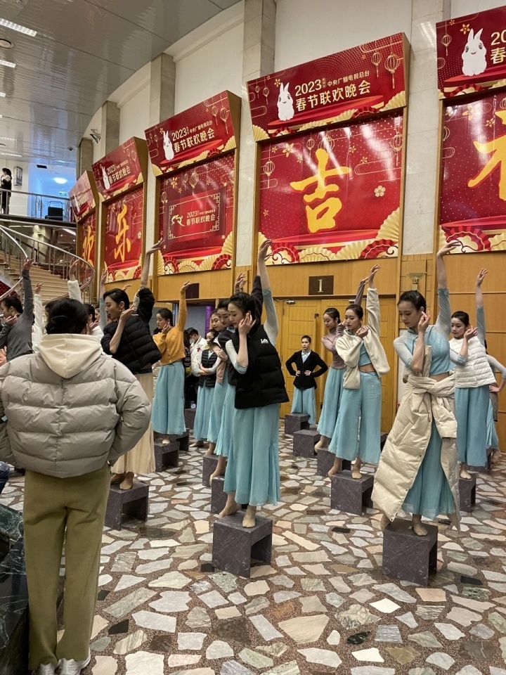 2万元的年夜饭一桌难求，预制菜能抢到多少“肉”？八年级音乐课本歌曲目录2023已更新(知乎/哔哩哔哩)八年级音乐课本歌曲目录