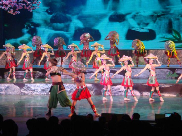 三湘湖南行之十∣魅力湘西观看歌舞表演