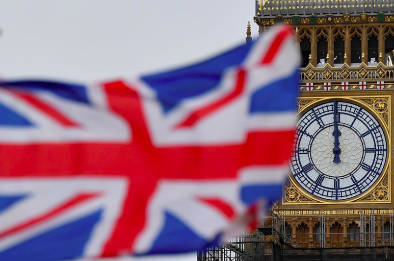 最大的一批装备,包括远程"风暴之影"导弹和1600多个打击和防空装备,78