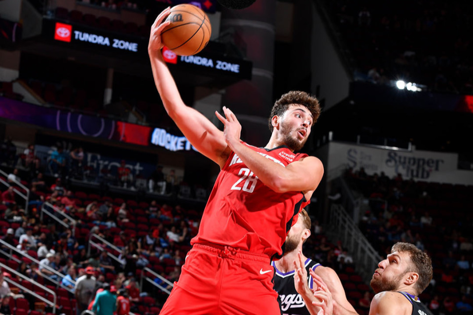 恭喜火箭队!恭喜3大新星!苦熬三年终出头 重返前八2.2亿没白花