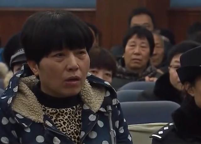 原来,李秀玲的孙子先天便患有脑瘫,还伴随着肌肉萎缩,隔三差五就要