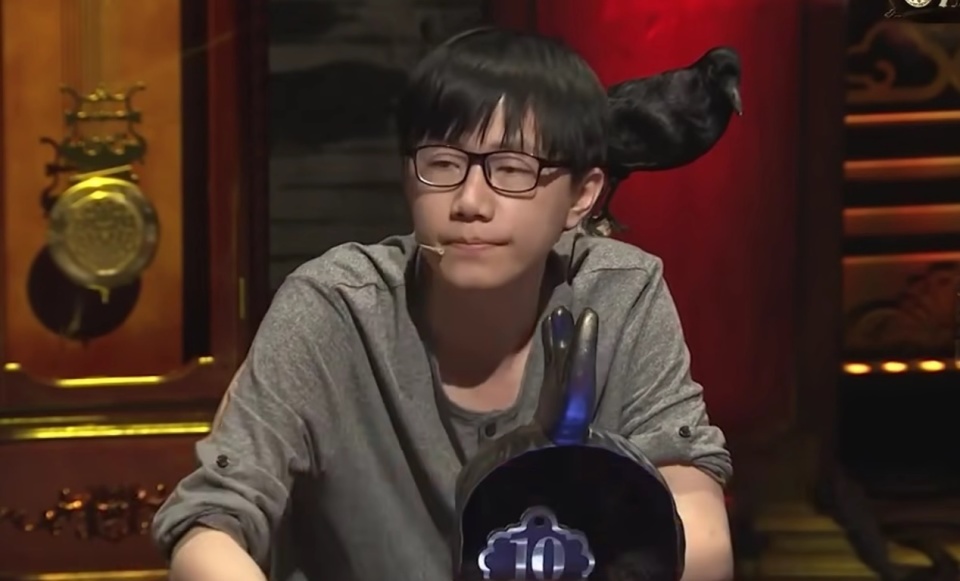 lpl前女解说小楼,知名lol女玩家,曾经和孙亚龙一起解说过s4世界赛omg