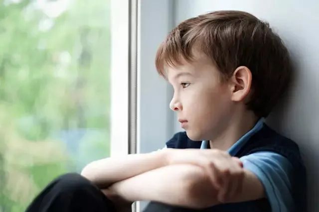 孩子发脾气是求助信号？掌握4步法，让冲突