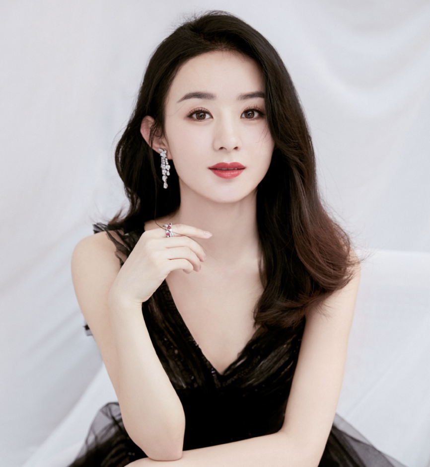 再次拿下大奖,可我敢说:女演员赵丽颖的"春天",这才刚刚开始