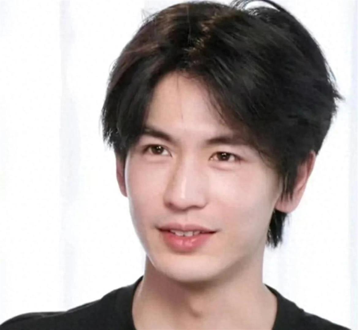 逐玉收官！張凌赫手寫長文告別，每個角色都有專屬手寫詞告別