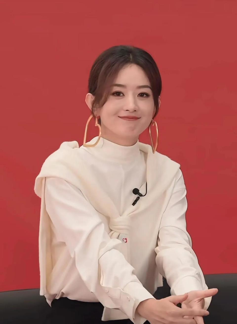 赵丽颖“消失”5个月后，一反常态，37岁的她简直就像换了一个人-腾讯新闻