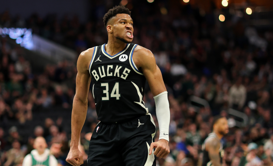 nba常规赛雄鹿轻取绿军终结4连败字母哥伤退贝弗利2010