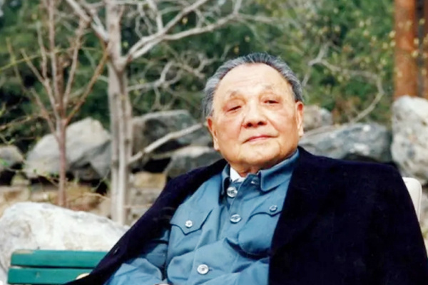 1983年，邓小平严词批评公安部长刘复之：你们这个文件不解决问题_腾讯新闻