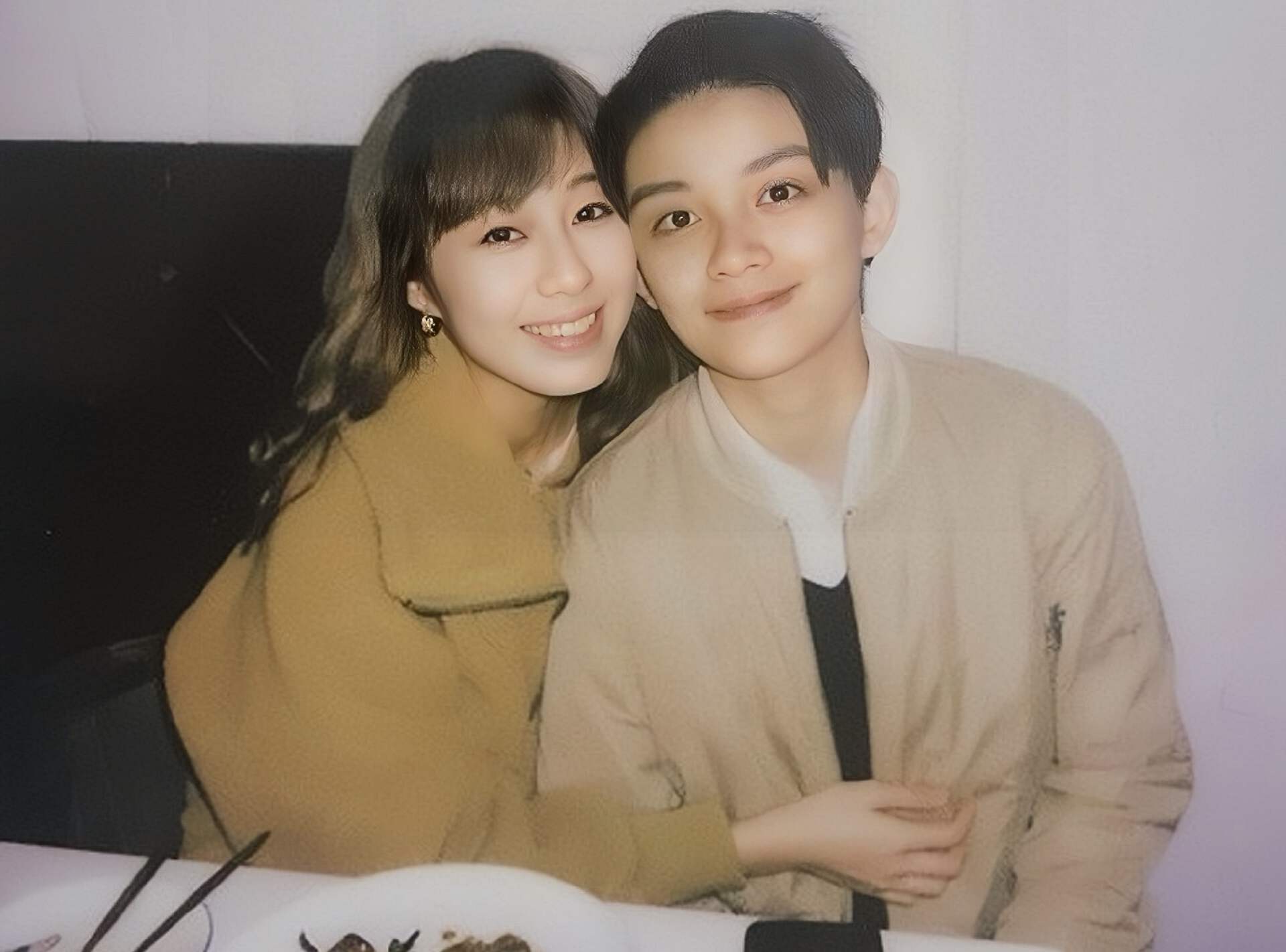 香港演員開水晶店，收入是TVB拍戲的十倍，和同性愛人感情穩定 - 