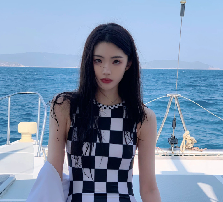 一时间,网友们纷纷质疑起了1saye的择偶眼光,吐槽"