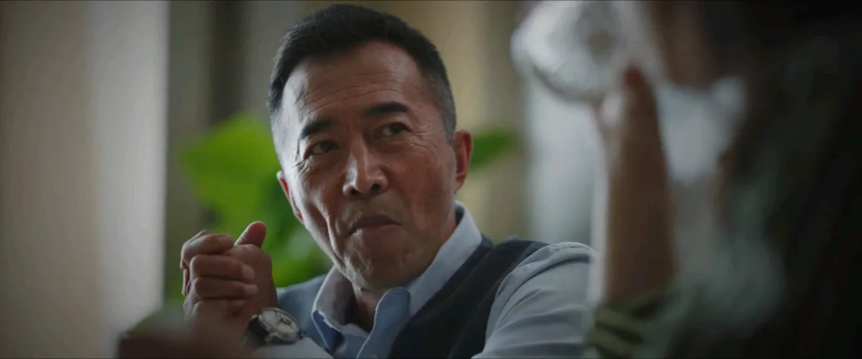 《无所畏惧》郑晓宁:与林海海离婚后二婚娶娇妻,他50岁当爹,60岁带货