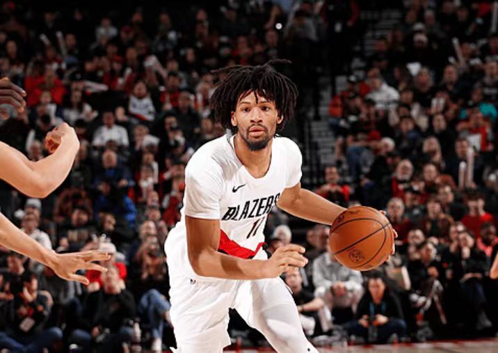 楊瀚森避免三天三戰！夏普砍24+9帶隊逆轉老鷹，特雷楊交易虧大了！ - 