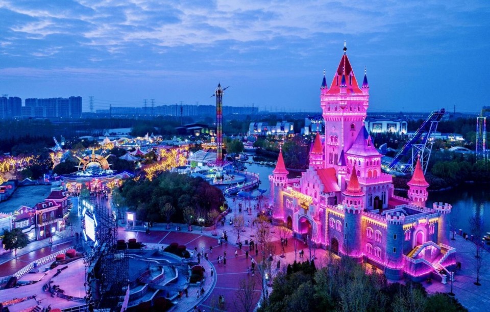 郑州方特水上乐园开园回归 缤纷活动开启欢乐之旅