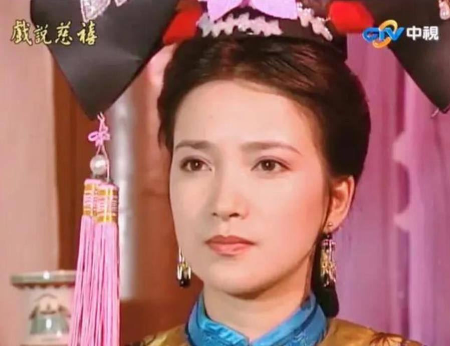 女演员和内地四美撞角色,往往输多胜少,陈红何晴颜值天花板_腾讯新闻