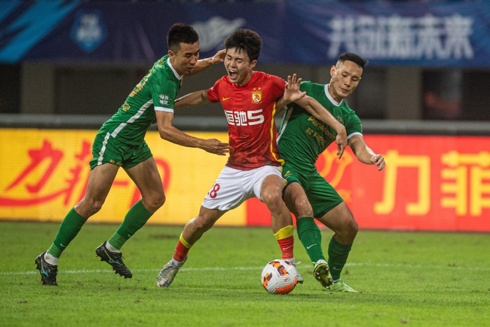 一声叹息广州队世界排名跌破1500昔日中超八冠王彻底没落