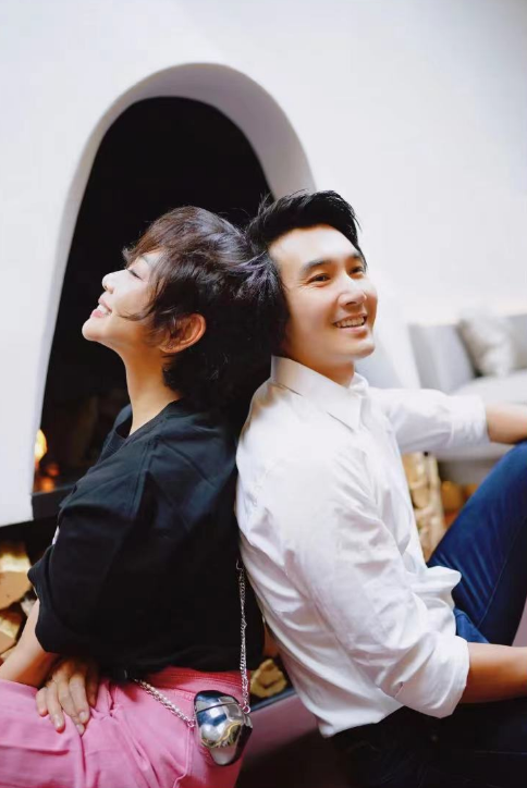 陈松伶张铎拍恩爱大片,瘦身30斤身形苗条,一口烤瓷牙被指老5岁_腾讯