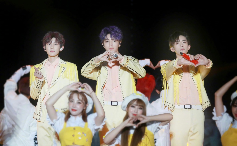 tfboys十周年将官宣场地能容纳6万人门票最高8000