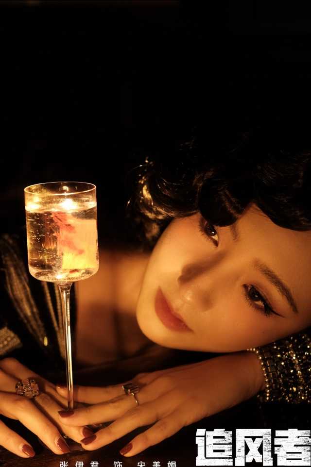冲王一博李沁看《追风者》,却被叫不上名字演"风尘女子"26岁的她惊艳