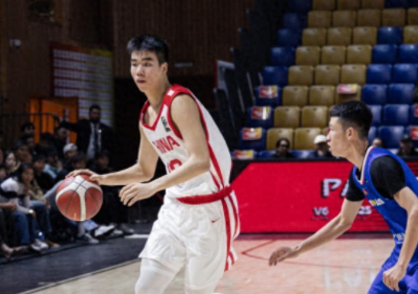 ​中国男篮锋线未来答案？15岁天才亚青赛大放异彩，NBA球探已重点关注​