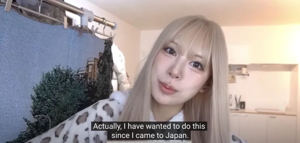 人正常交流的水平,这才尝试她好奇已久的男友租赁服务…据柳京儿说,她