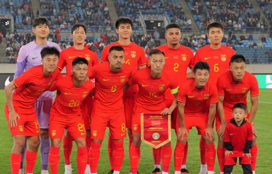 国足12中国香港扬科维奇惩罚全队6点半出操无一人迟到