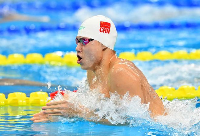 覃海洋柏林再次完胜皮蒂,皮蒂心服口服,主动握手加三字形容_腾讯新闻