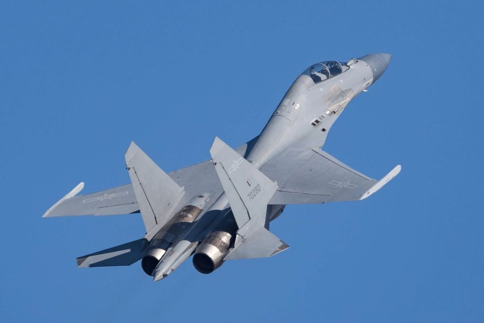 中国战机开启大甩卖模式,潜在客户可能是谁?_腾讯新闻