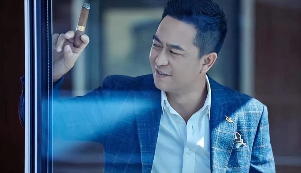 张嘉译:我头发剃了,合同签了,他却把我给换了,这不是欺负人嘛