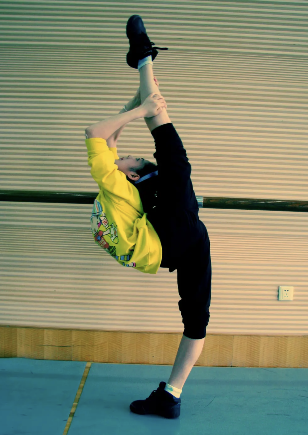 演员毕畅:我这辈子最错误的决定,就是嫁给了被判14年的前夫_腾讯新闻