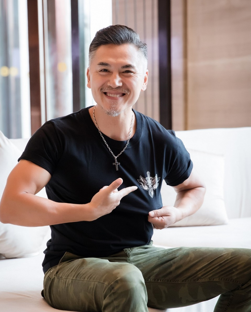 总之,在淳于珊珊的人生中,除了拍戏,就是老婆孩子.