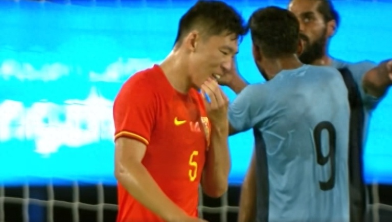 5-1！中国男足亚运开门红，陶强龙3分钟2球，笑傲地球德比+登榜首 第3张图片