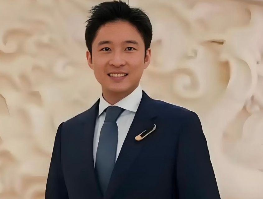 霍啟山娜然戀情陷危機！女方立場問題被重提，男方助理刪除切割