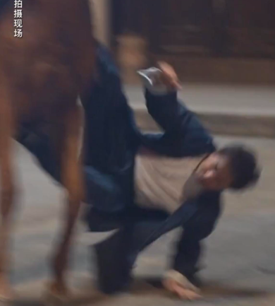 一个巴掌，把内娱艺人的“优越感”体现得淋漓尽致