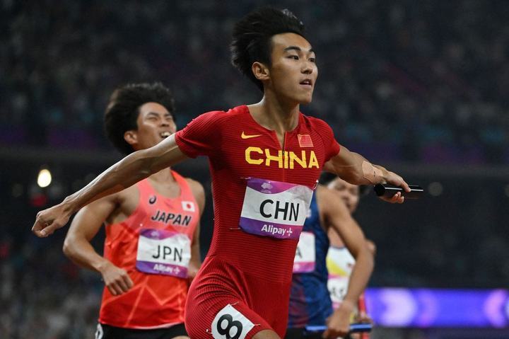 10秒11短跑小将陈佳鹏刷新个人百米最佳战绩