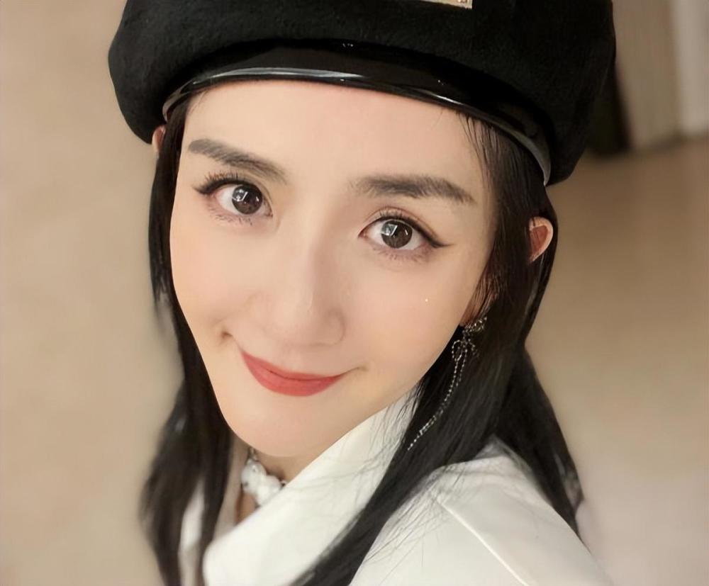 高開低走，《他是誰》重走《狂飆》老路，兩大敗筆越來越明顯！新課堂語文七年級上冊2023已更新(今日/嗶哩嗶哩)高三物理目錄上冊