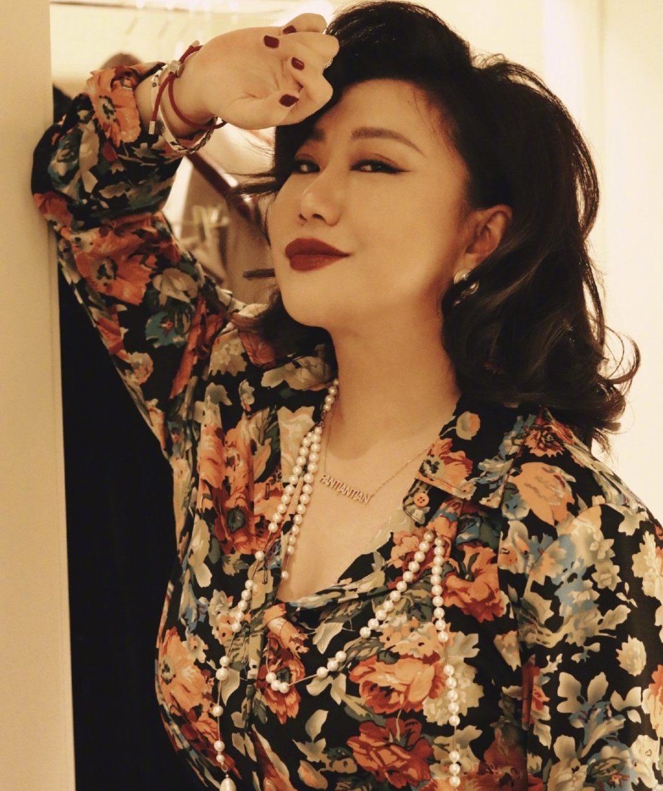 但她还是没有放弃演员梦,哪怕每部剧依然是小配角,甚至有不少不讨喜的