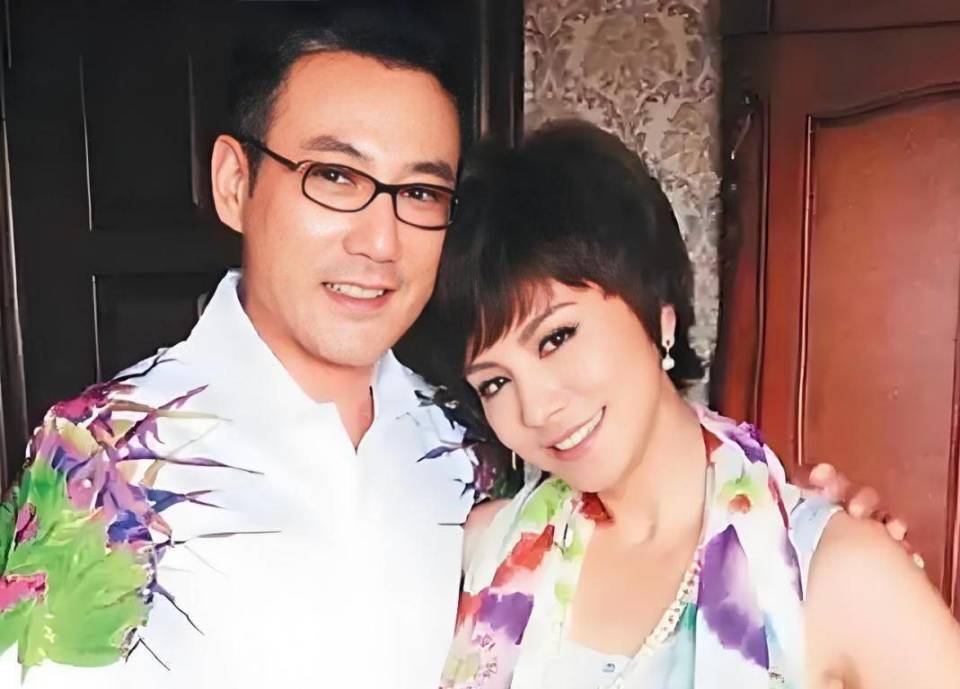 “武林第一美人”田丽：三段失败感情毁不掉风韵，越老越迷人_腾讯新闻