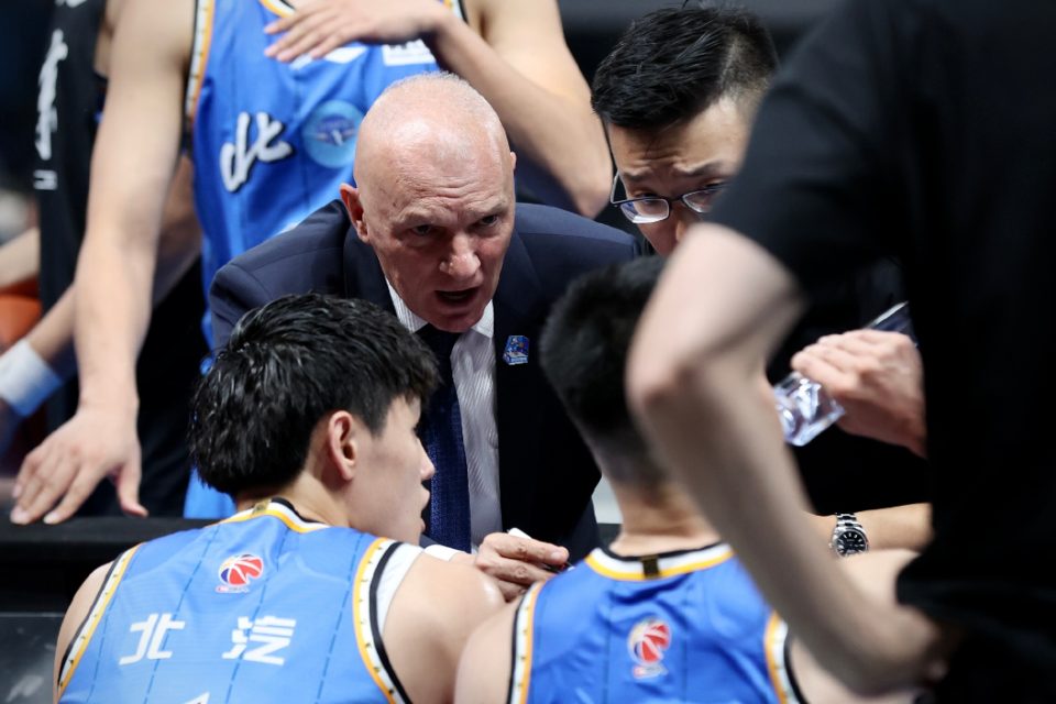 张云松此番也是花费大手笔引援,为了帮助北京首钢再次冲击季后赛四强