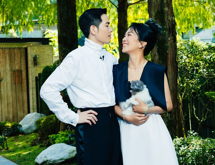 今年6月求婚时,萧敬腾喊林有慧"妈妈"引起热议,两人结婚当天特意带上