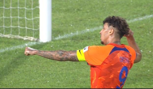 足协杯泰山队客场6比1晋级克雷桑帽子戏法新星替补破门