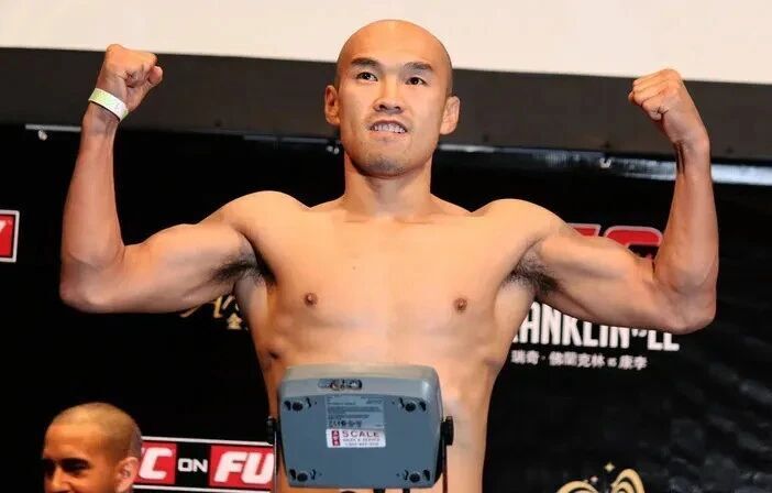 UFC中国第一人张铁泉最新动态！_腾讯新闻