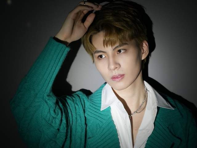 牌面487alex成第五人格首批登上杂志封面选手秒上热搜