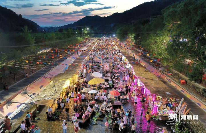 义乌乡村打造水上夜市 点亮"清凉"夜经济