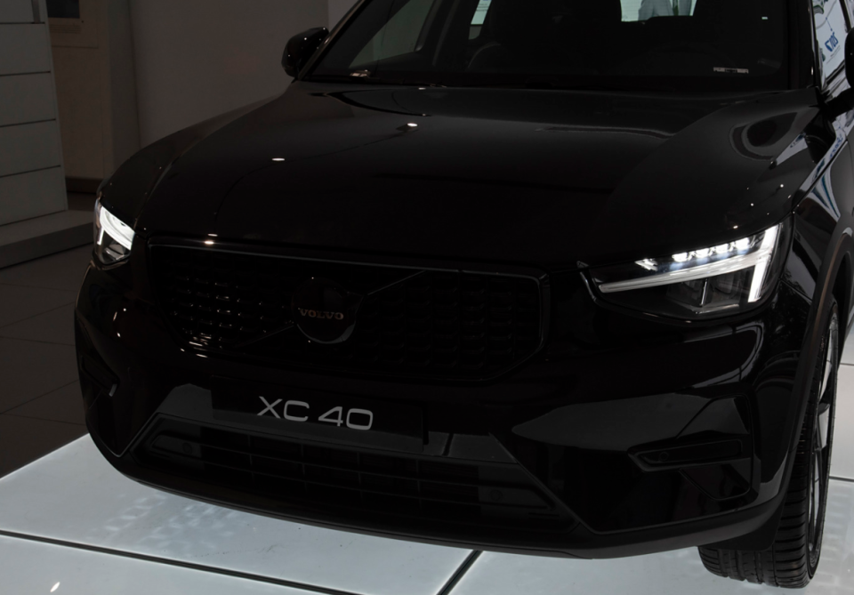 沃尔沃xc40"极夜黑",32.08万太过自信,b4动力配四驱