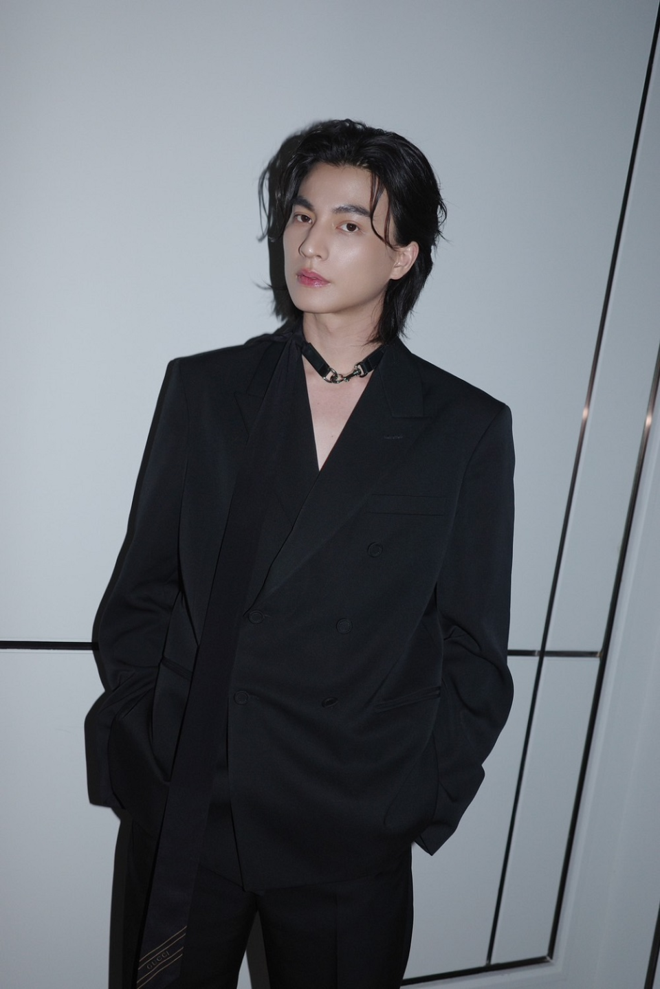 每年宋干节,泰国知名男星gulf均会以自己的方式与家人低调欢庆节日.